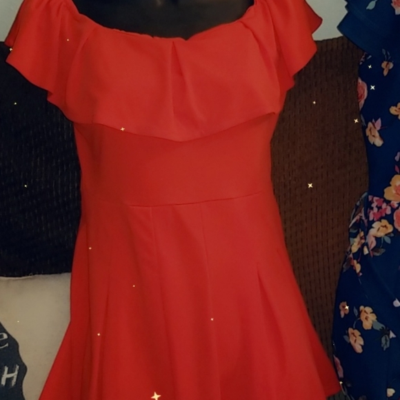 Red short rumper - Picture 2 of 2